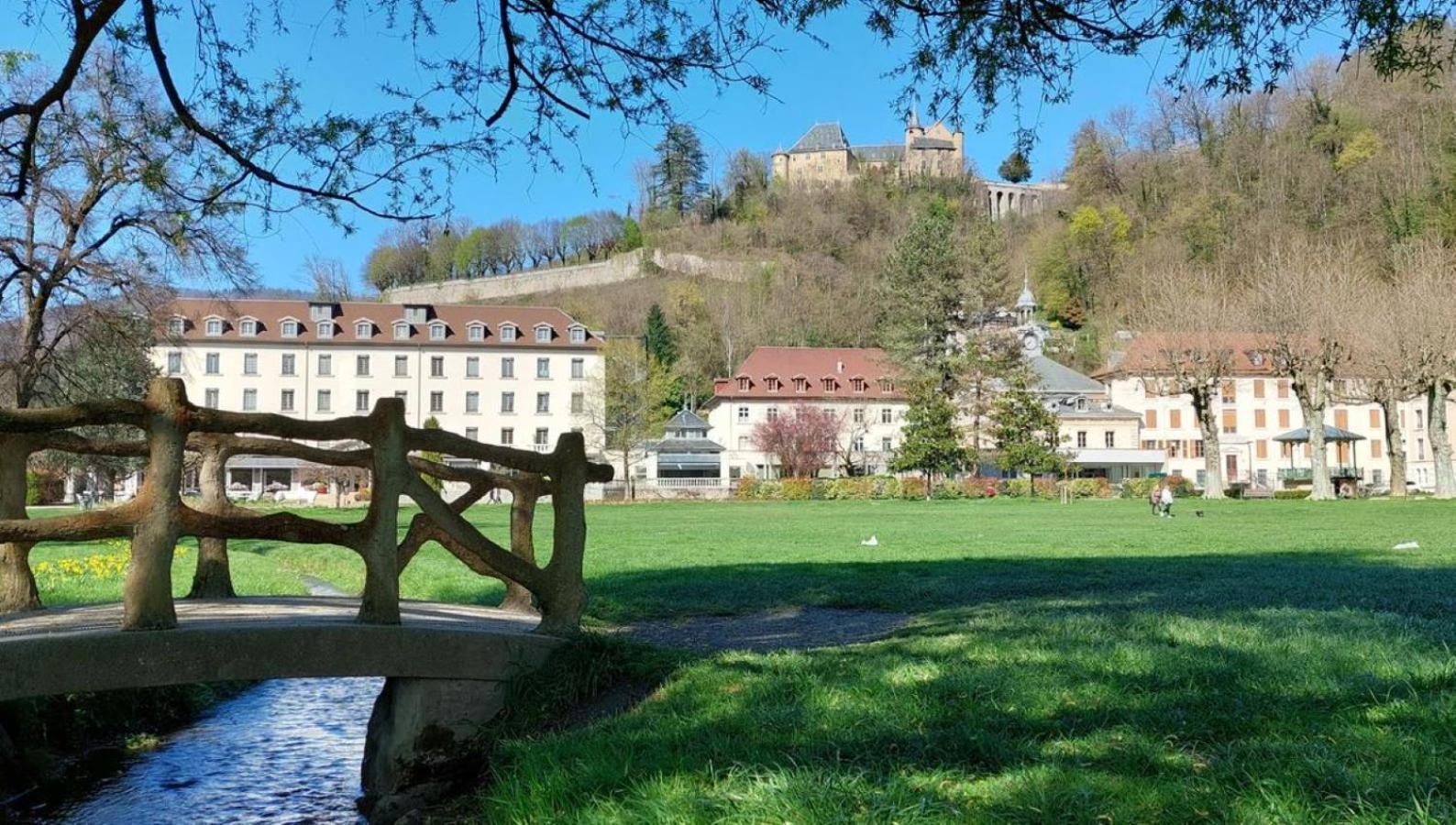 Le T2 Douillet D'Uriage - Residence Le Louvre - Cure Thermale Uriage- Proche Chamrousse - Jusqu'A 3 Personnes - Region Agreable En Toute Saison Vaulnaveys-le-Haut Ngoại thất bức ảnh